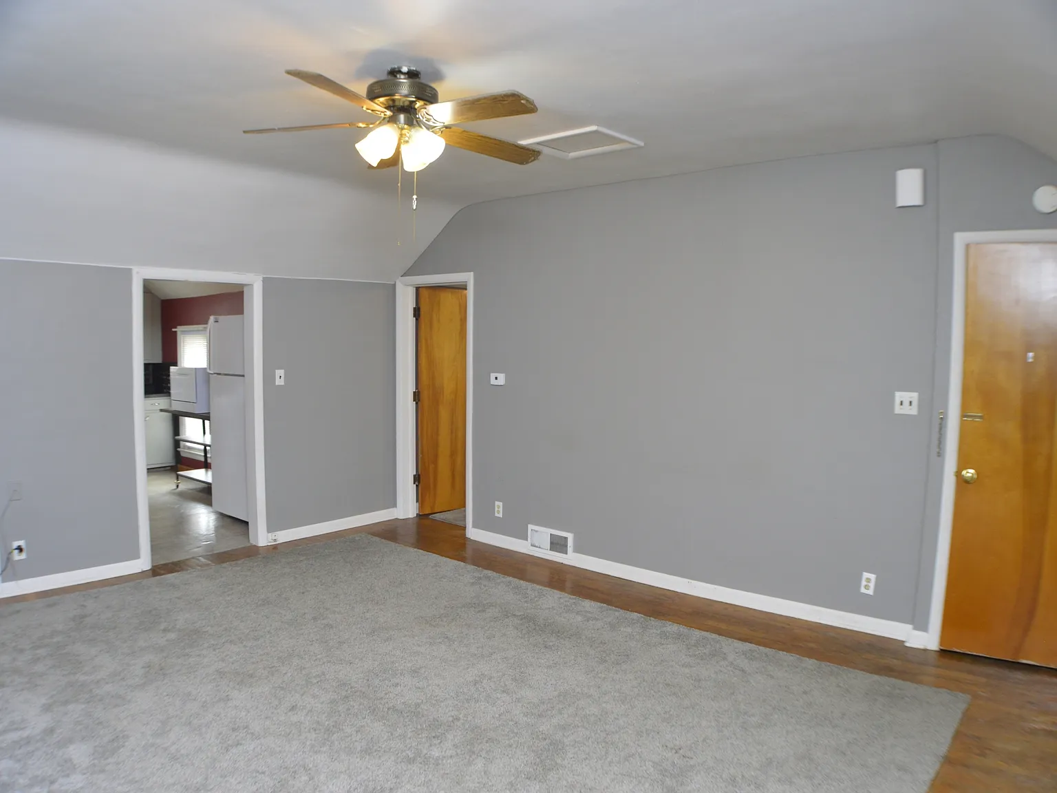 334 West 5th Street - 2 — Photo 4