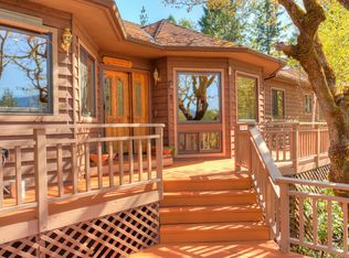 840 Shadow Hills Dr, Grants Pass, OR 97526