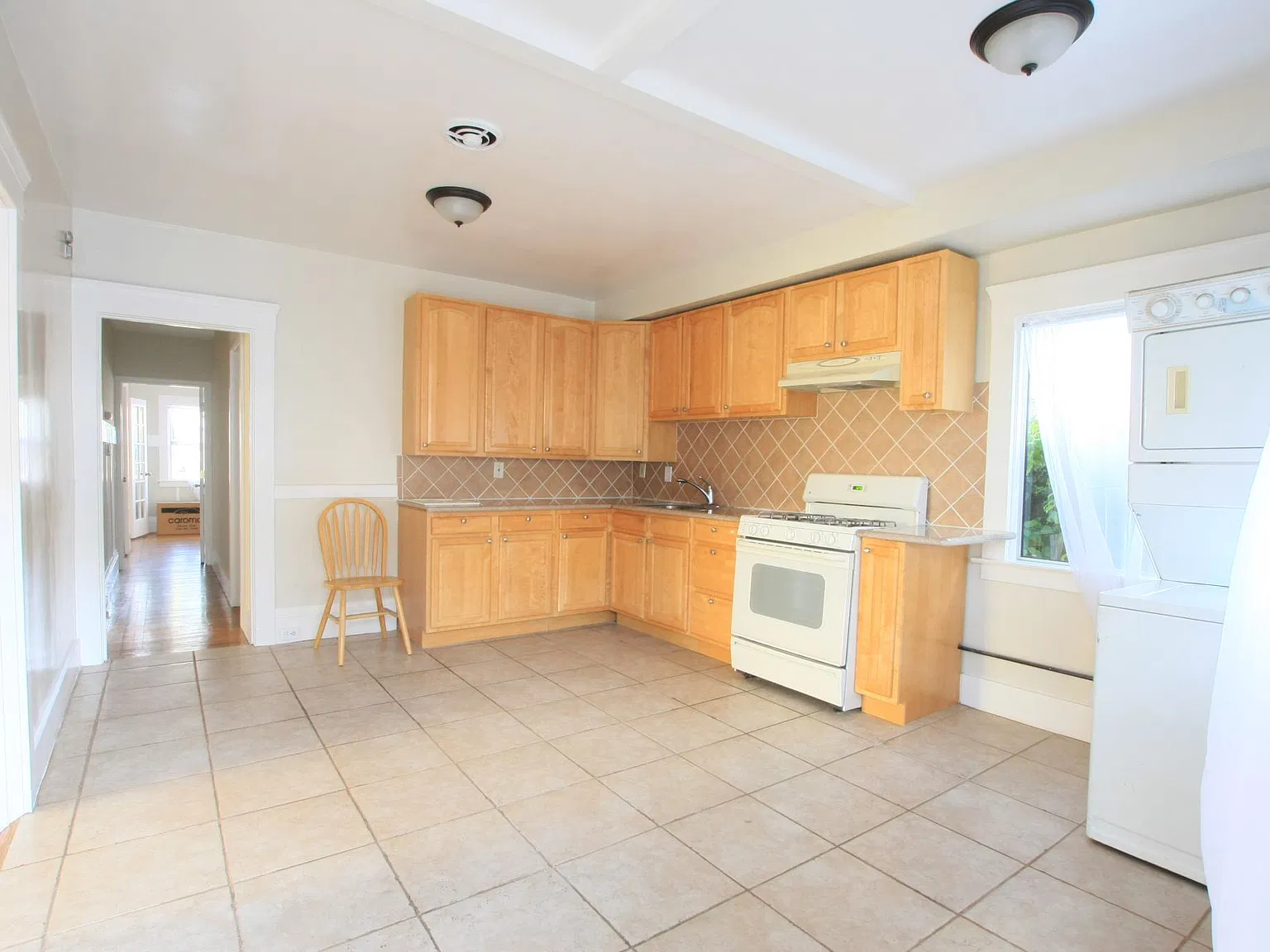 3 bed, 1.5 bath, 1000 sqft, $2,600 — Photo 3