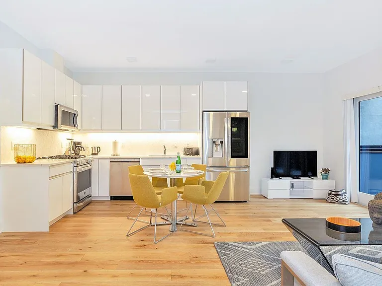 1101 Grand St #404 — Photo 9