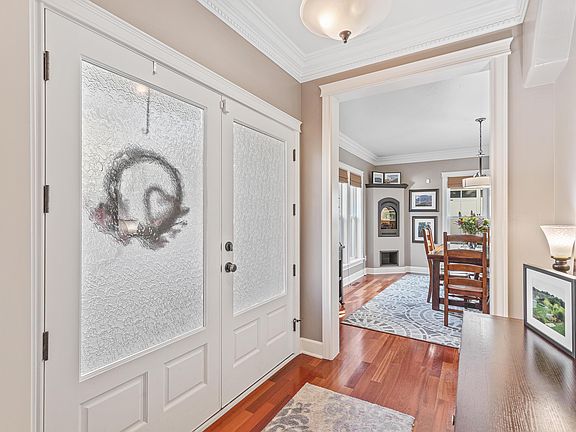 4th image of 381 Stanford Ave #385