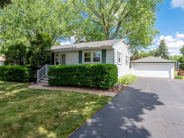 136 Ross Ave, Cary, IL 60013