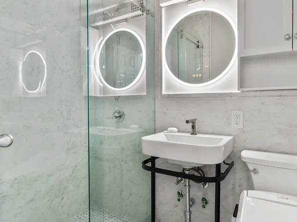 435 East 77th Street image 10 of 23