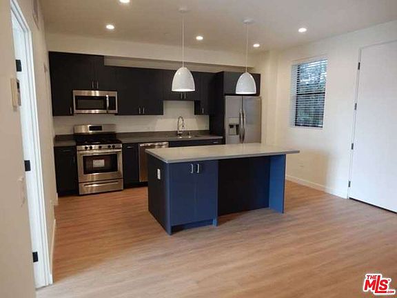 4th image of 747 Lillian Way