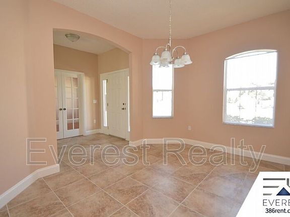 4th image of 32 Buffalo Grove Dr