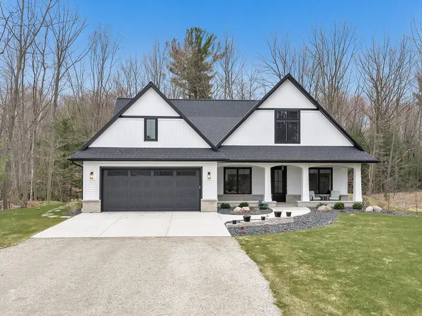 297 Red Tail Ct, Sobieski, WI 54171