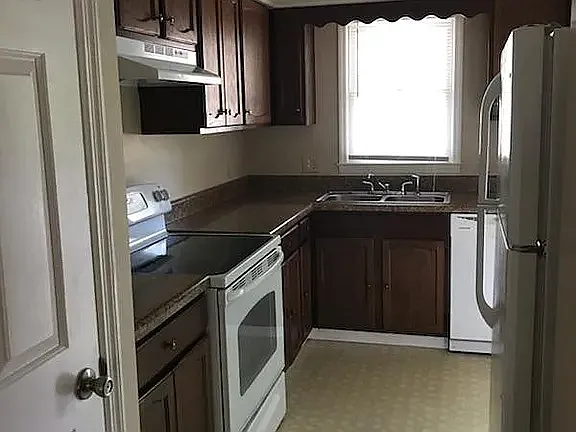 2 bed, 2.5 bath, 1100 sqft, $1,700 — Photo 2