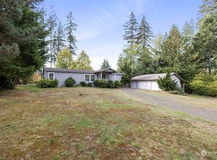70 E Waterthrush Ln, Belfair, WA 98528