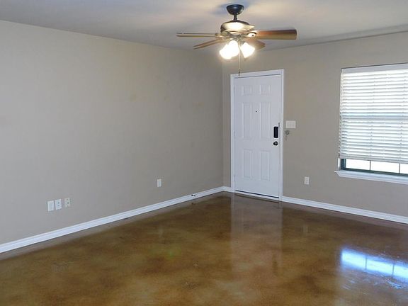 3rd image of 13393 Country Meadow Ln