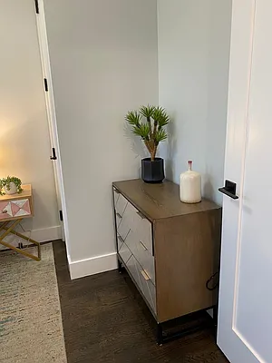 Rented by Lodger Corp | media 11