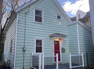 26 Spruce St, Fitchburg, MA 01420