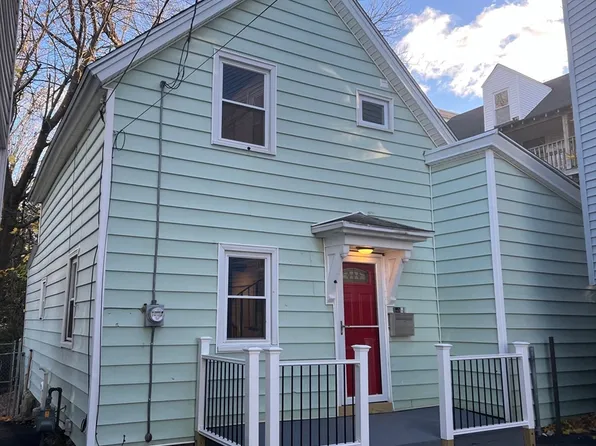26 Spruce St, Fitchburg, MA 01420