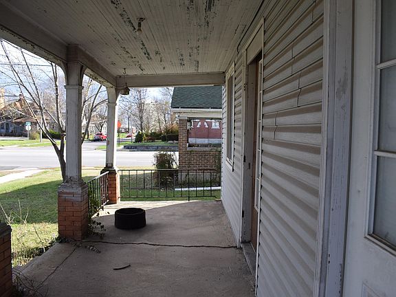 3rd image of 1924 S Jackson Ave
