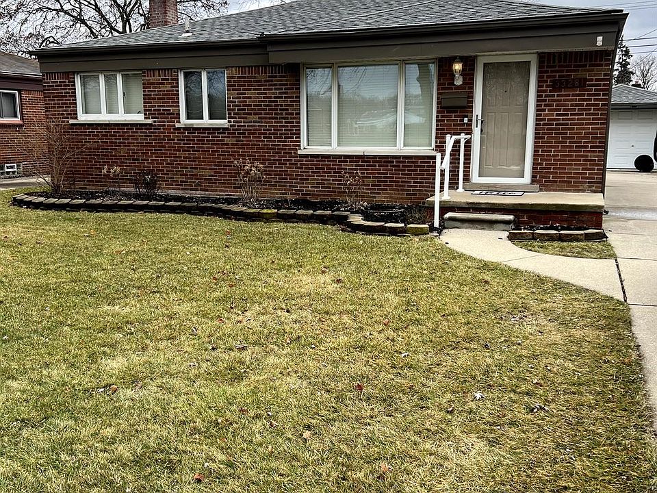 1st image of 33281 Florence St
