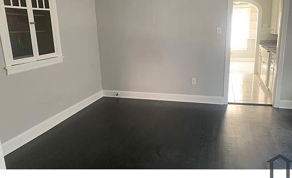 4th image of 136 Glendale St #1