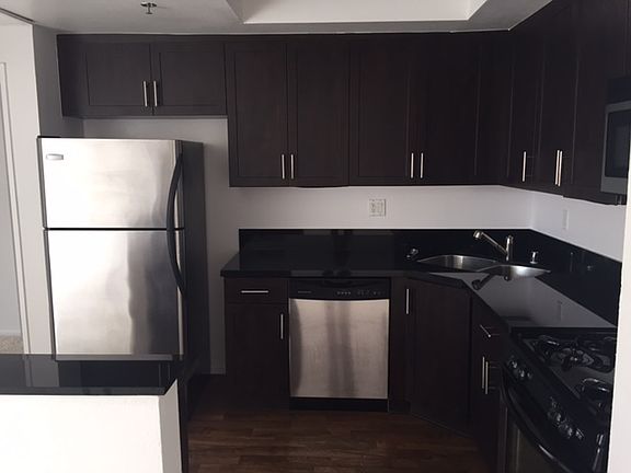 5th image of 435 S Detroit St APT 302