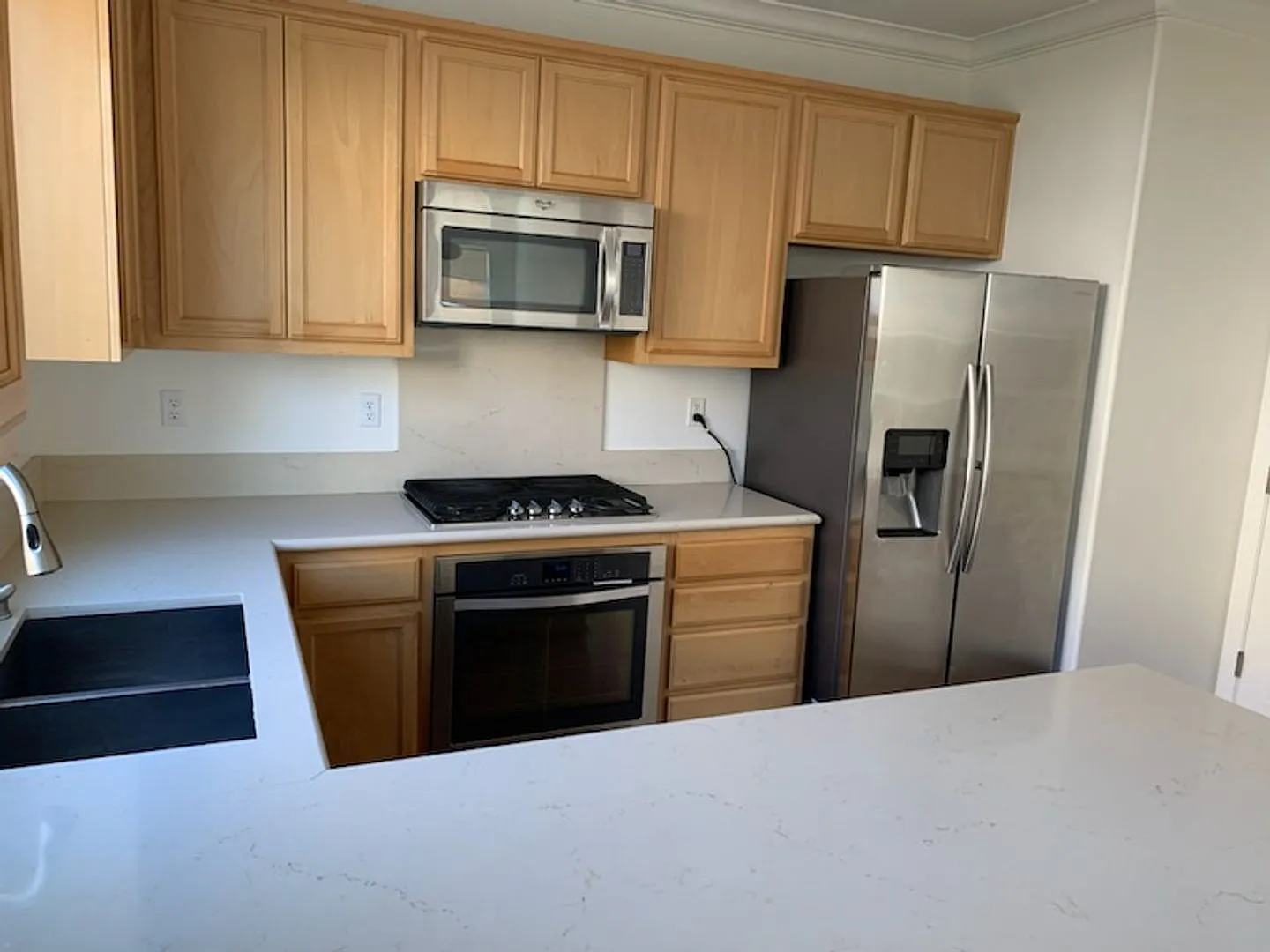 Beautiful 3 bedroom Home, Great Neighborhood, Open and Bright! — Photo 4