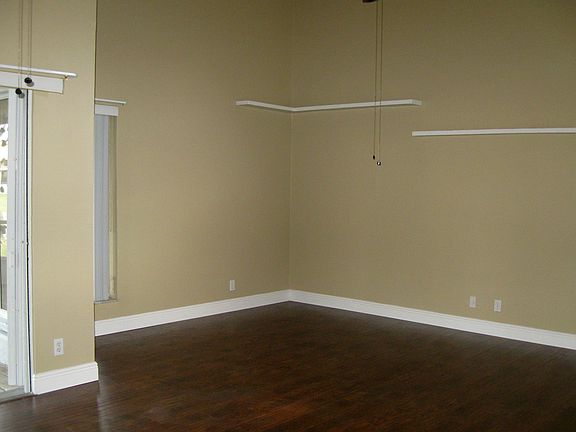 4th image of 10821 SW 11th Mnr