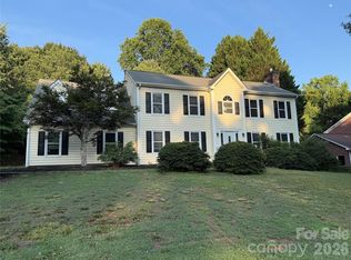 2960 8th Street Ct NE, Hickory, NC 28601