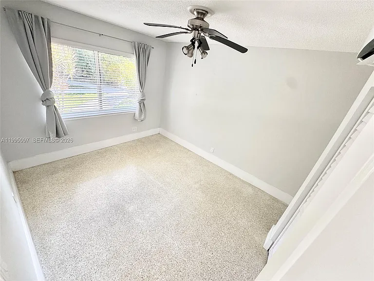 1601 SE 15th St #1B — Photo 6
