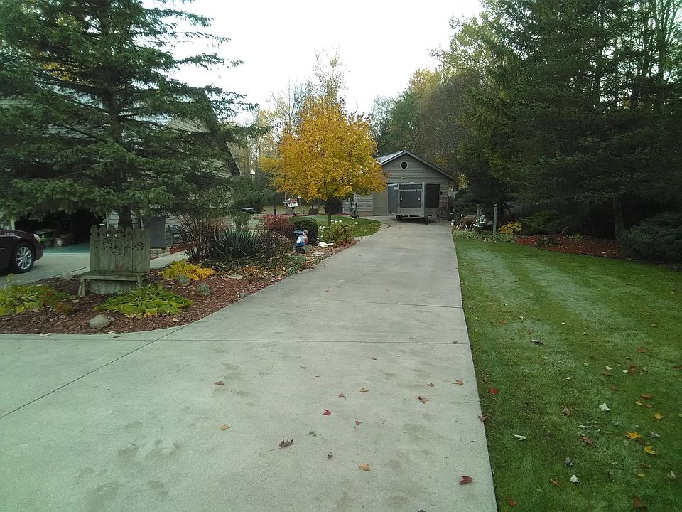 2nd image of 6357 N Elms Rd