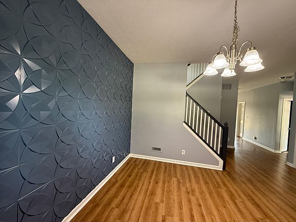 5th image of 1001 Retford Dr