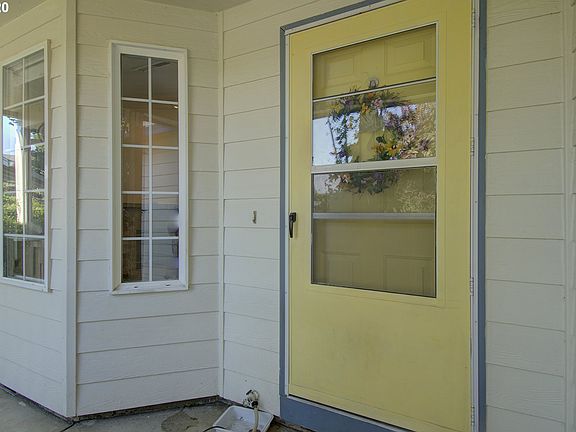 2nd image of 2212 SE 176th Pl