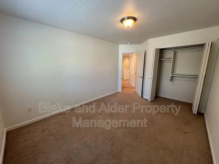 345 Norway St NE — Photo 28