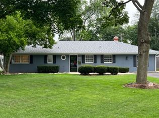 421 Turf Ln, Wheaton, IL 60187