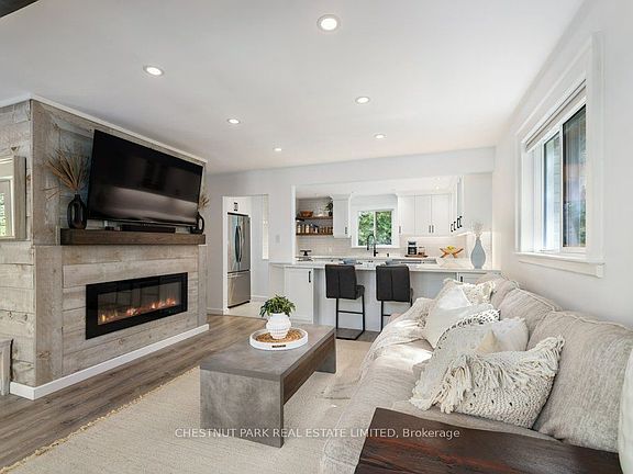 3rd image of 634 Cedarstone Rd