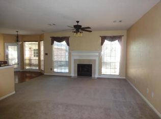 15 Underwood Pl, Spring, TX 77381