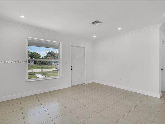 5th image of 1833 NW 25th Ter