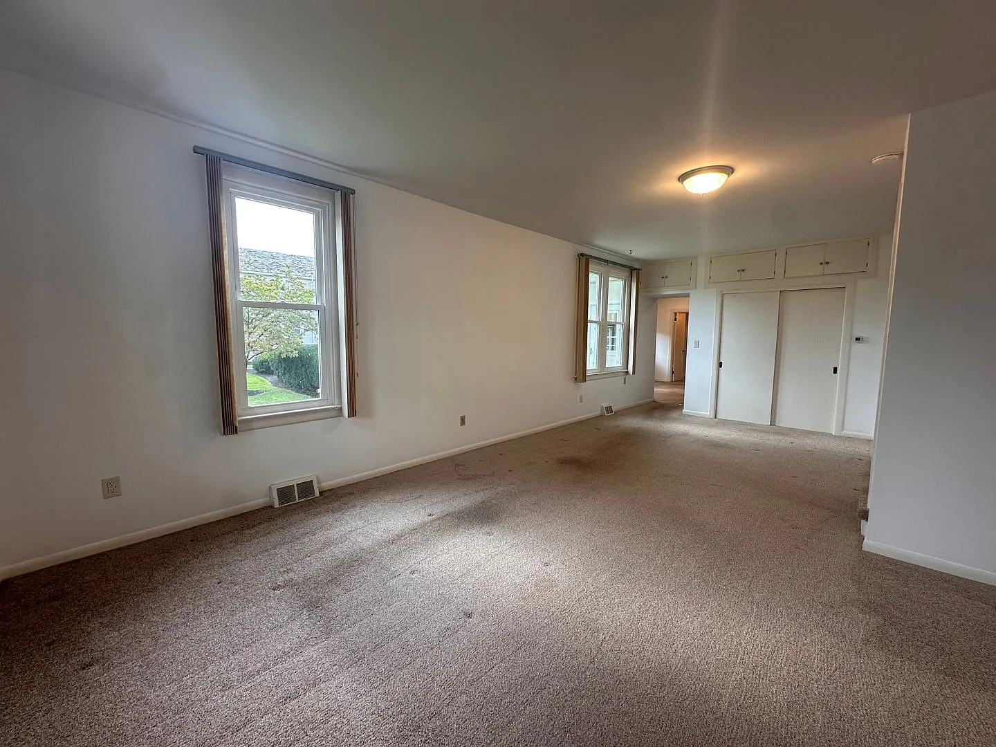 125 W Penn Ave — Photo 2