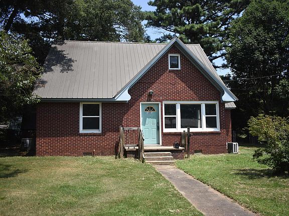 2nd image of 1506 E Moore Ave