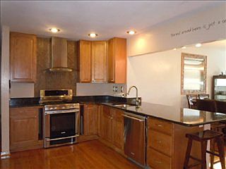 4th image of 1002 Randall Dr