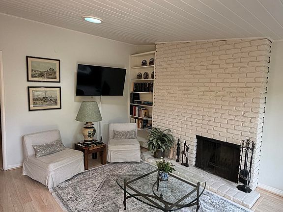 2nd image of 460 San Ysidro Rd #F