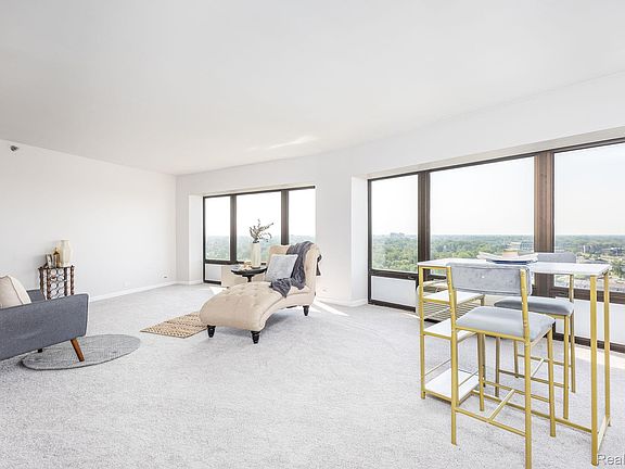 4th image of 5000 Town Ctr Suite 2001