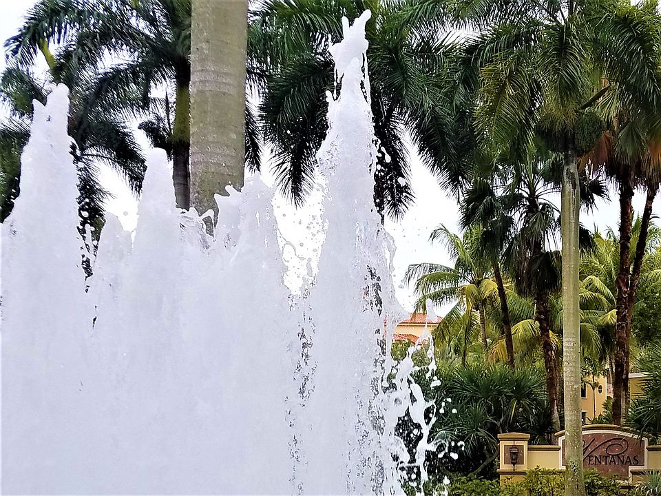 VENTANAS ENTRY FOUNTAIN