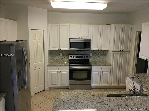 4th image of 6811 NW 107th Ct