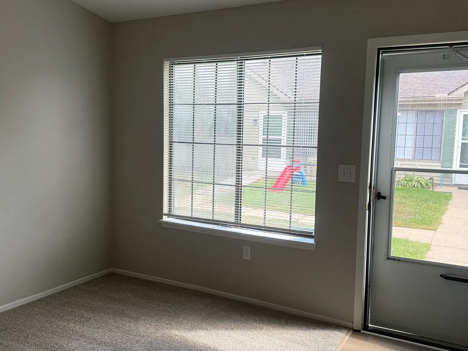1 bed, 800 sqft, $1,200 — Photo 3