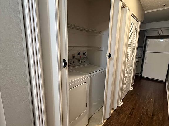 4th image of 19 Sandalwood Dr
