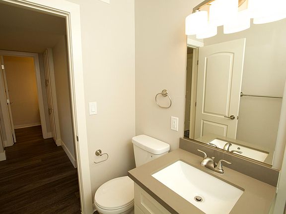 5th image of 1147 Garfield Ave APT 10