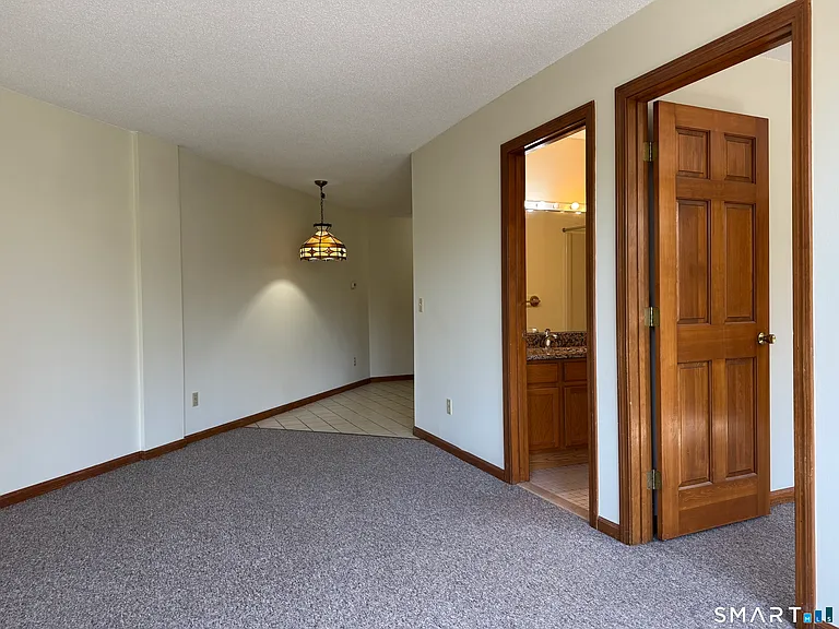 1022 W Main St #4 — Photo 8