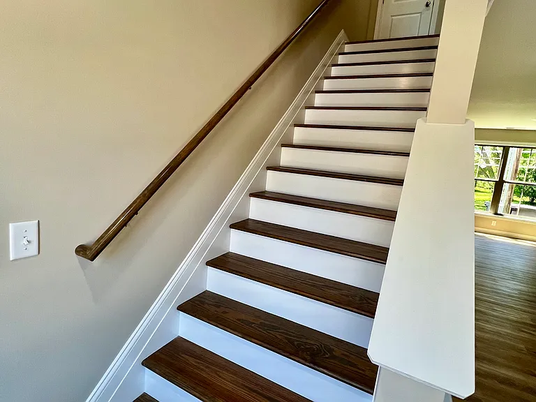 120 Robbins Dr — Photo 8