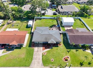 2707 27th Avenue Dr W, Bradenton, FL 34205