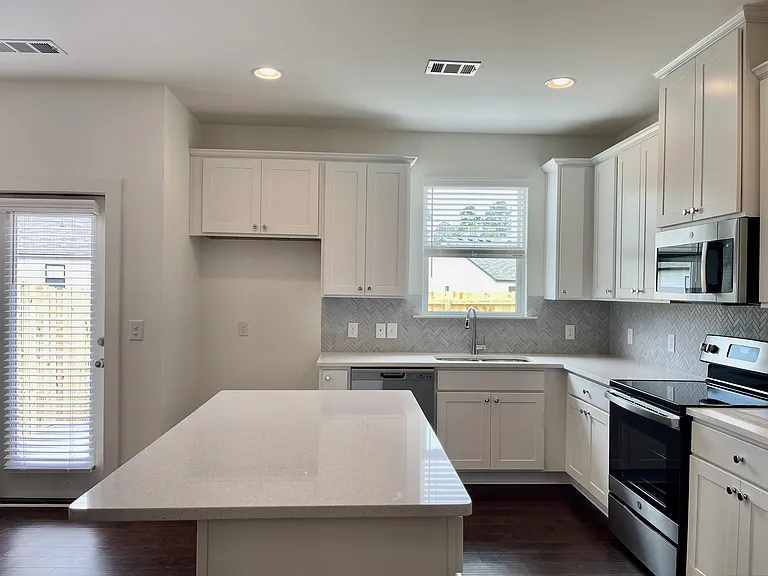 123 Auburn Run Ln #1 — Photo 3