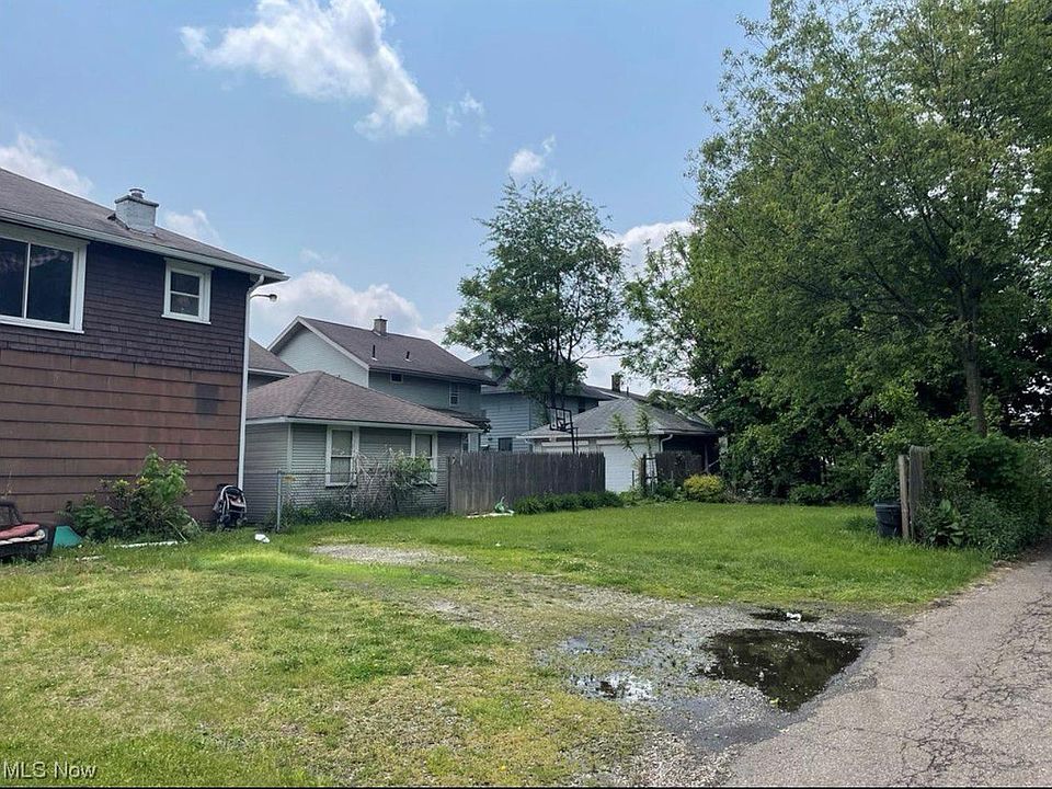 2nd image of 1709 Arnold Ave NW #1