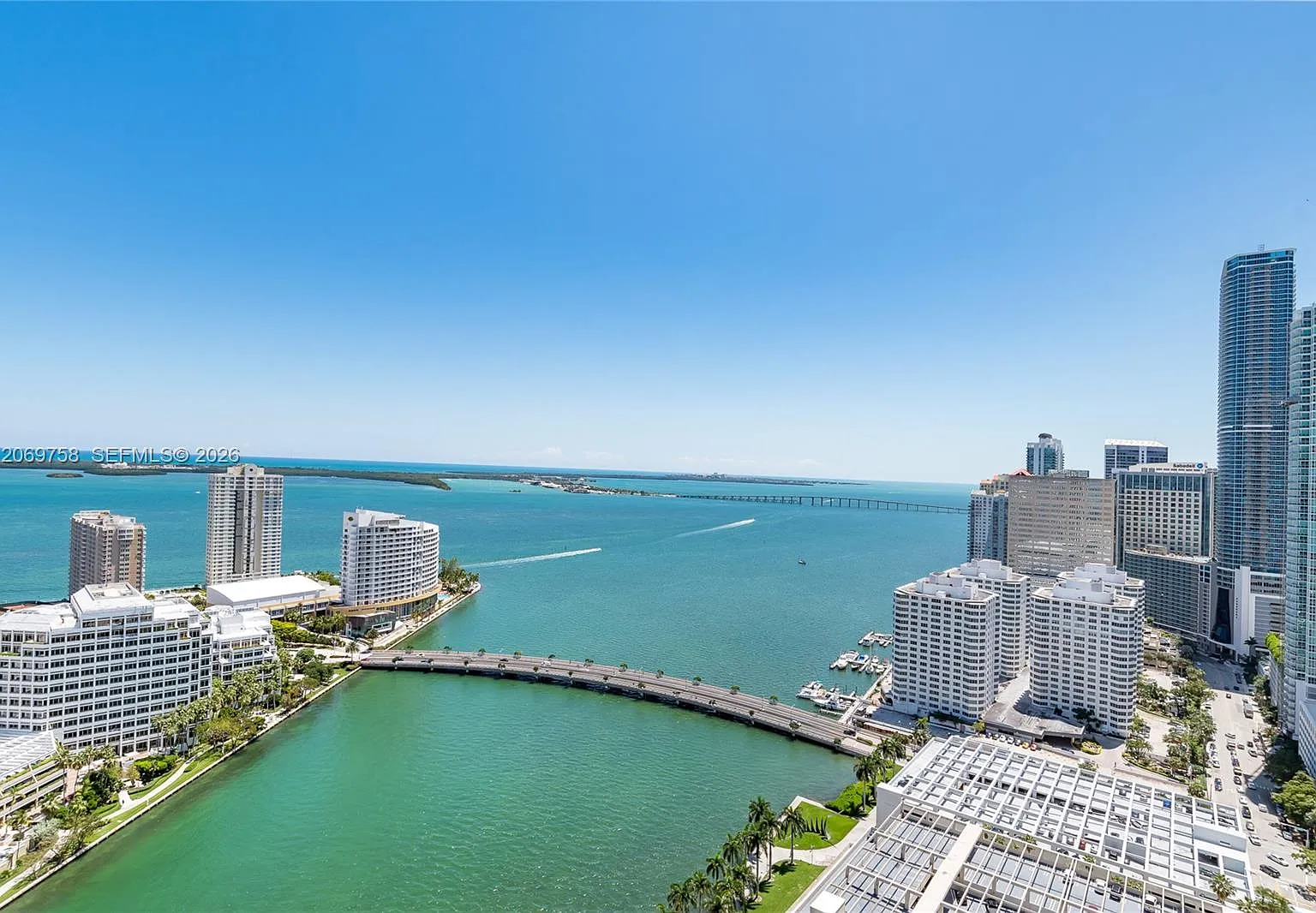 Iconbrickell Condo No 1 — Photo 1