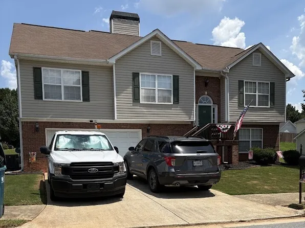 1524 Queen Elizabeth Dr, Locust Grove, GA 30248