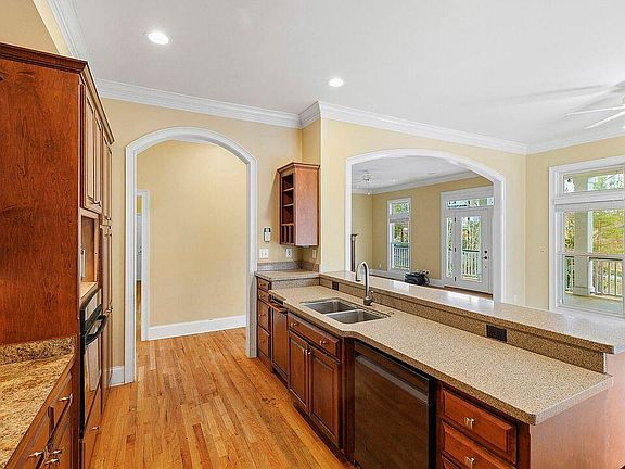 3rd image of 405 Saint Johns Drive